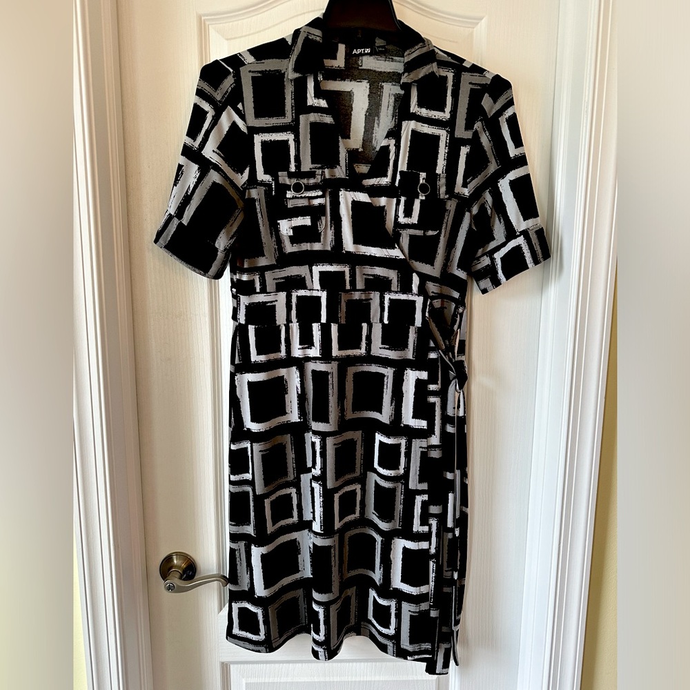Apt. 9 Faux Wrap Midi Geometric Black Dress, size Large
